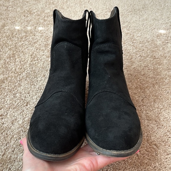 Jolimall Suede Booties - Picture 4 of 8